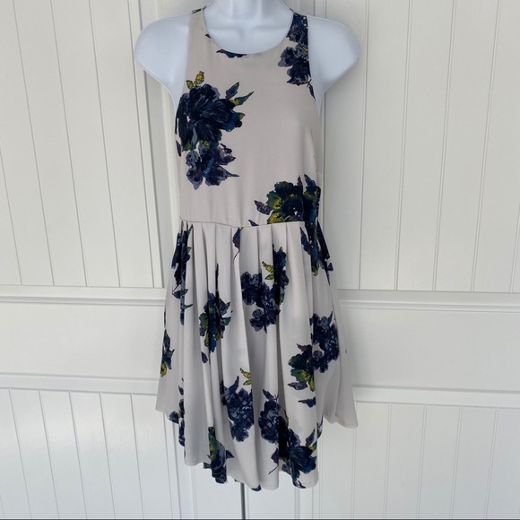 Free People Dresses & Skirts - Free People boho floral flowy dress size small